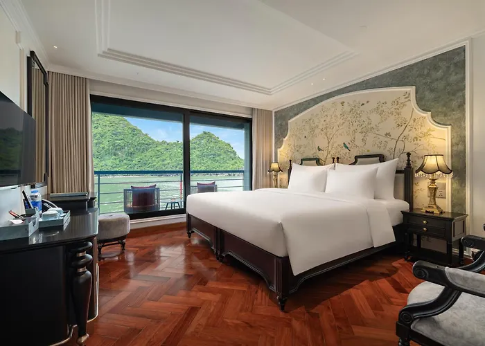 New La Casta Star 6-star Cruise Lan Ha Bay - Free One Way Shared Shuttle Service For 2 From Hanoi Old Quarter From 08 Sep 2026