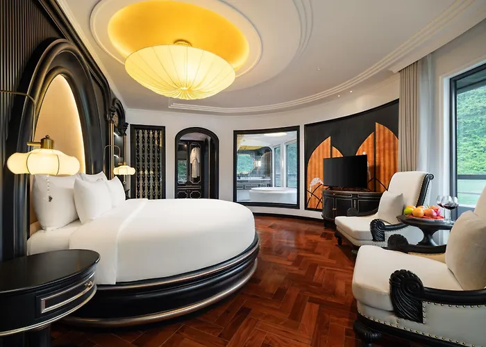 New La Casta Star 6-Star Cruise Lan Ha Bay - Balcony & Bathtub Ocean View  Hạ Long